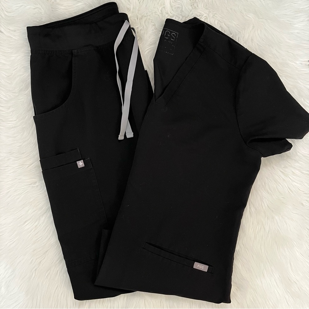 Figs Black Scrub Set